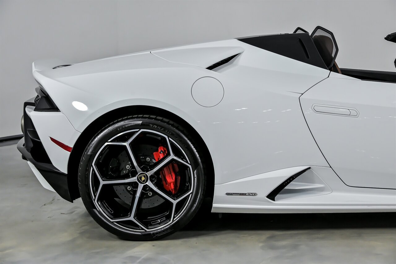 Used 2020 Lamborghini Huracan EVO AWD/4WD image 13
