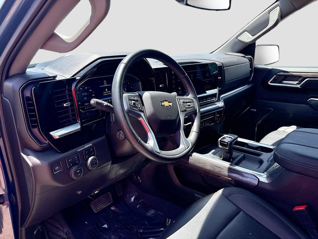Used 2024 Chevrolet Silverado 1500 LTZ AWD/4WD image 9