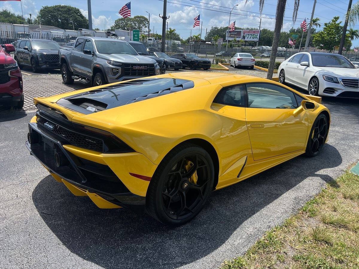 Used 2020 Lamborghini Huracan EVO AWD/4WD image 5