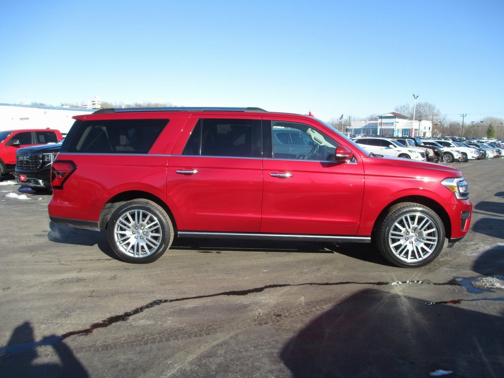 Used 2022 Ford Expedition Max Limited image 4