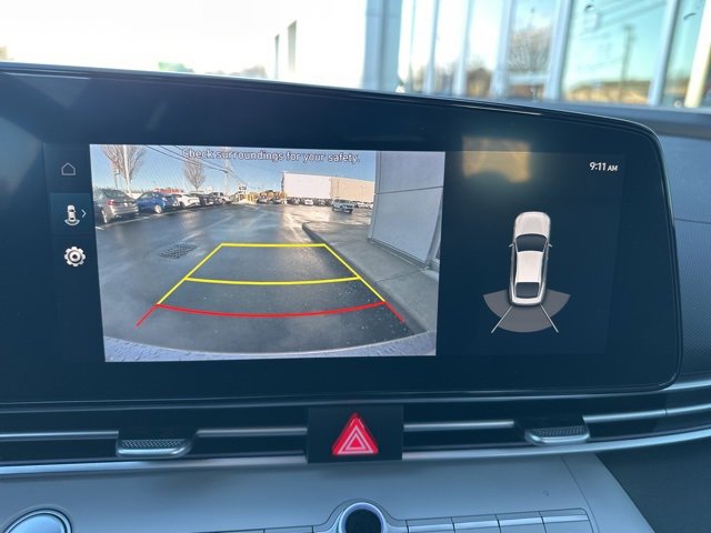 Used 2023 Hyundai Elantra Limited image 10