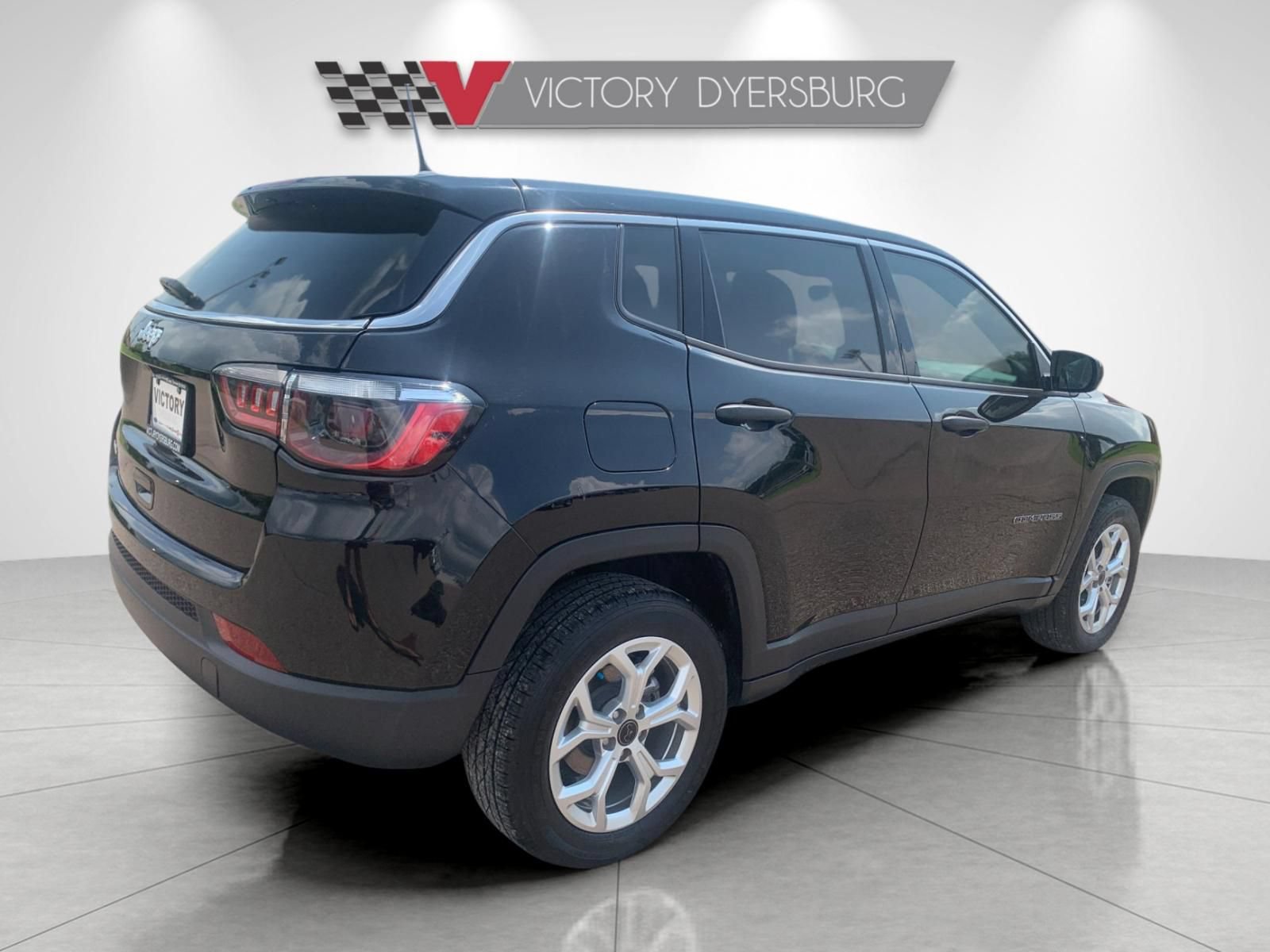 Used 2025 Jeep Compass Sport AWD/4WD image 4