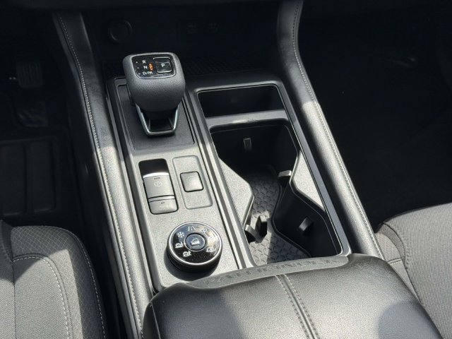 Used 2024 Nissan Pathfinder S AWD/4WD image 19