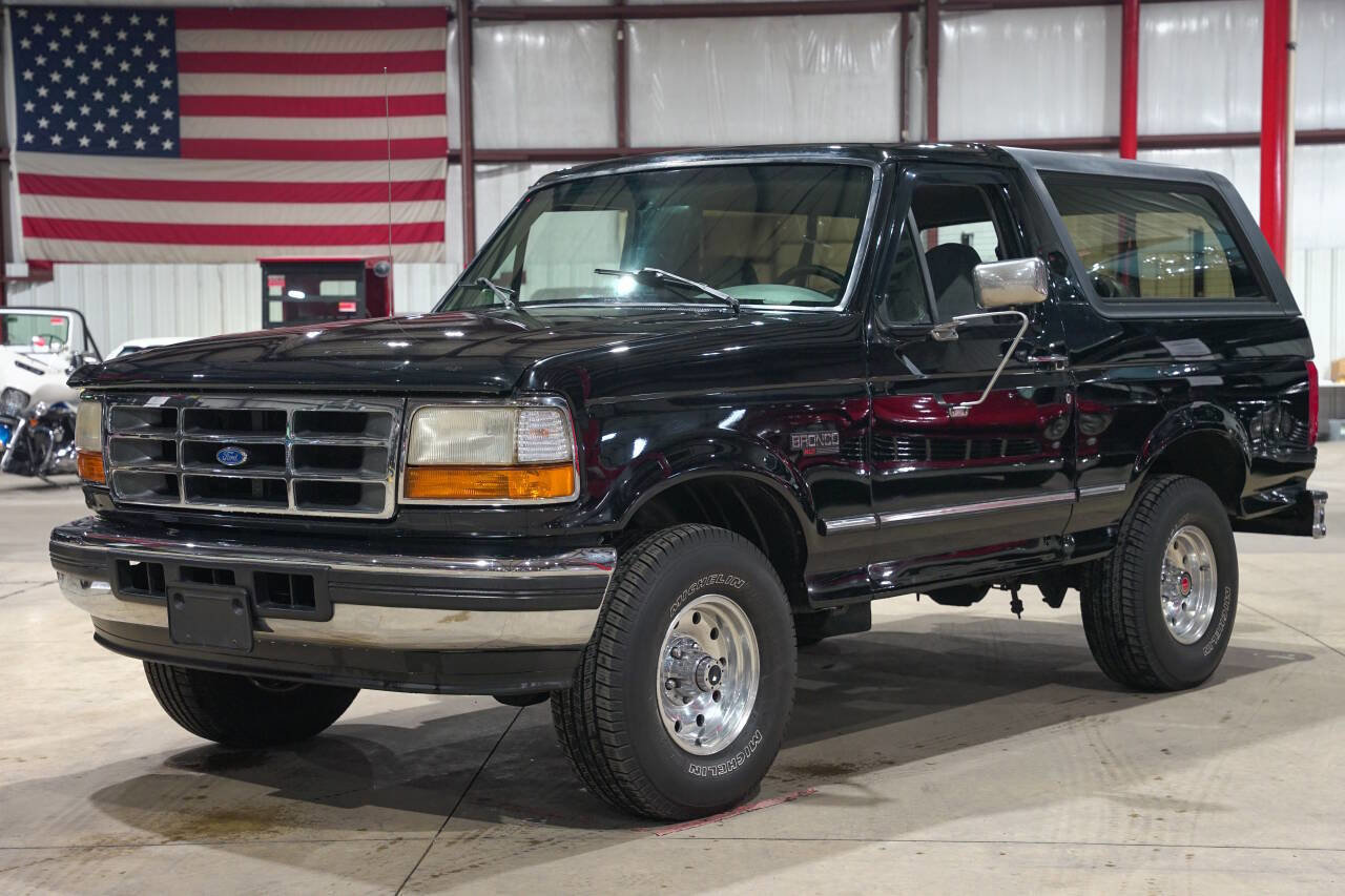 Used 1996 Ford Bronco XLT image 1