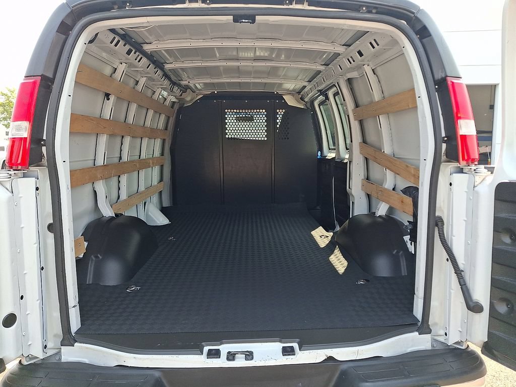 Used 2024 Chevrolet Express 2500 w/ Driver Convenience Package RWD image 29