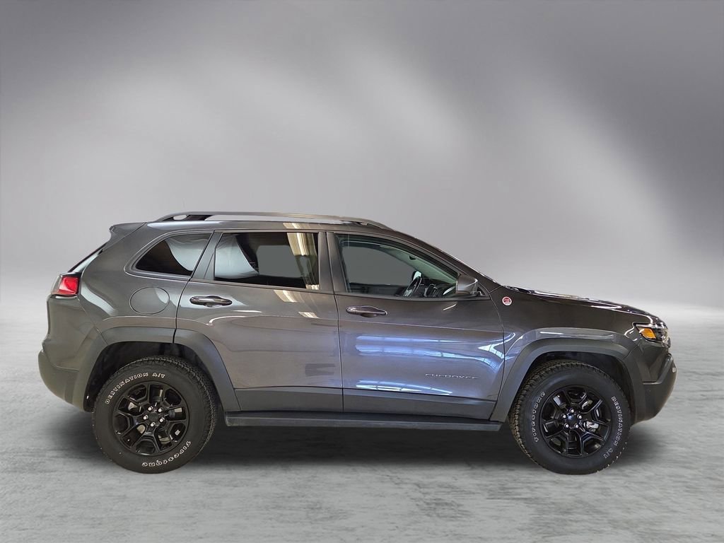 Used 2019 Jeep Cherokee Trailhawk image 4