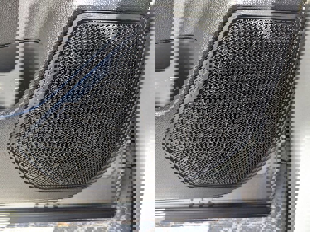 Used 2023 Toyota RAV4 XLE Premium image 17