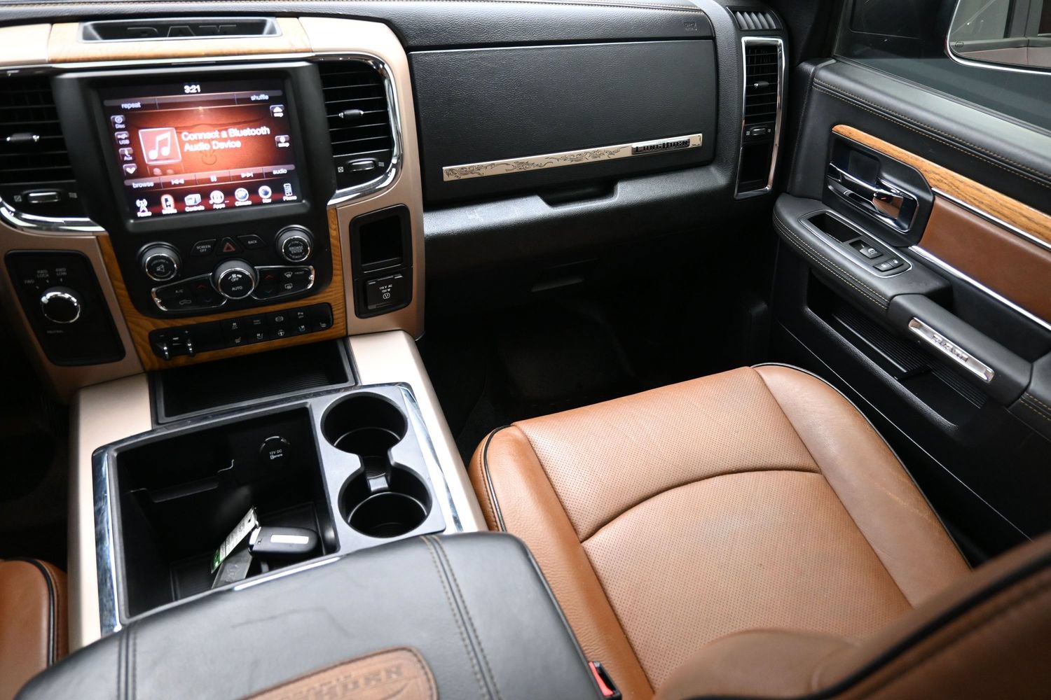 Used 2015 RAM 2500 Longhorn w/ Convenience Group AWD/4WD image 41