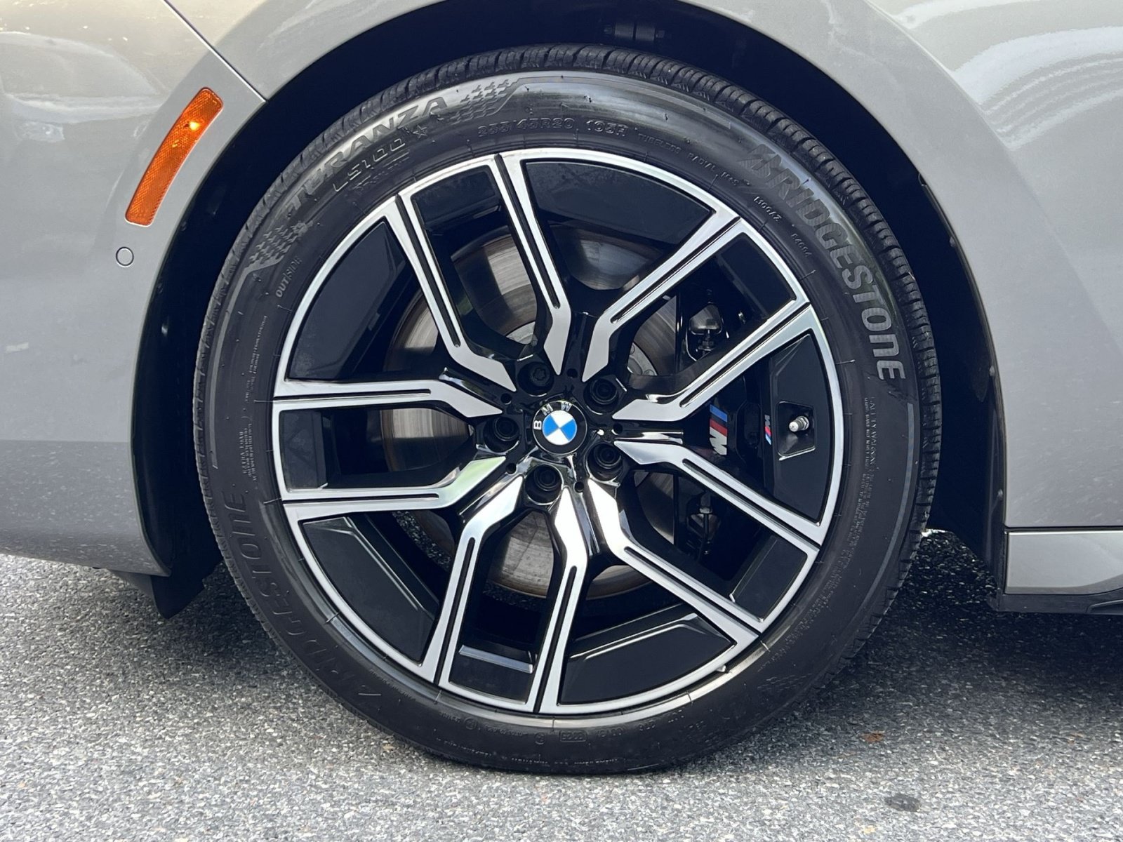 Used 2025 BMW 760i xDrive w/ Executive Package AWD/4WD image 17