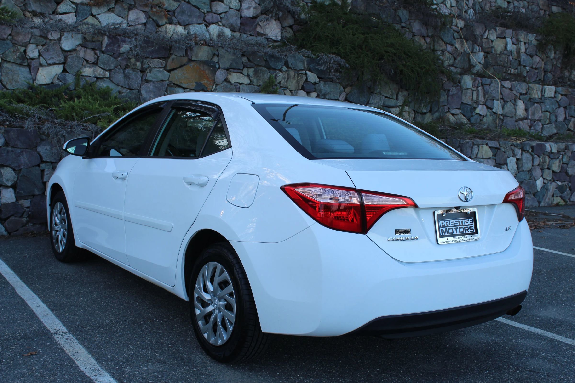 Used 2018 Toyota Corolla LE FWD image 7