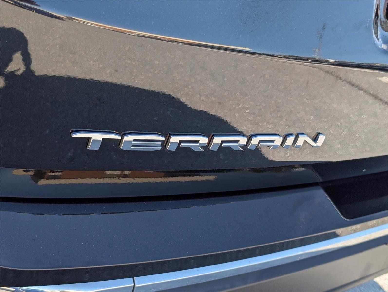 Used 2023 GMC Terrain SLT image 9