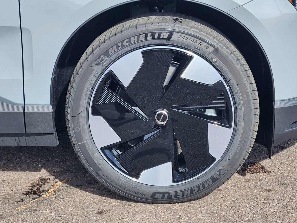 New 2026 Volvo EX30 Plus w/ Climate Package image 30