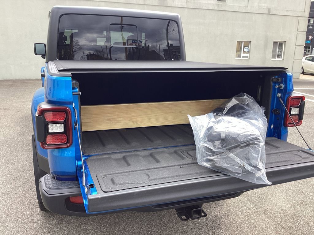 Used 2025 Jeep Gladiator Willys image 31