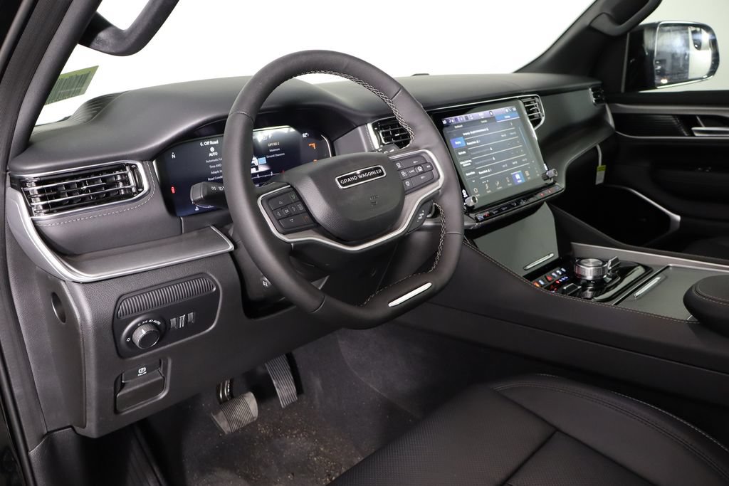 New 2026 Jeep Grand Wagoneer L Limited AWD/4WD image 31
