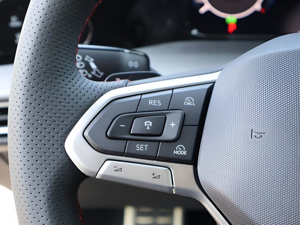 Used 2025 Volkswagen GTI SE image 31