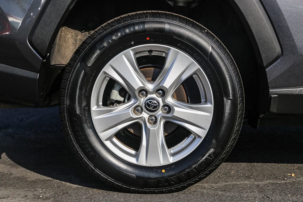 Used 2021 Toyota RAV4 XLE image 11