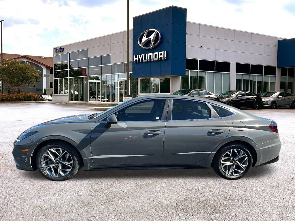 Used 2021 Hyundai Sonata SEL image 2