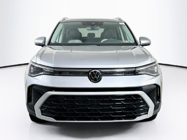 Certified 2025 Volkswagen Taos SEL AWD/4WD image 2