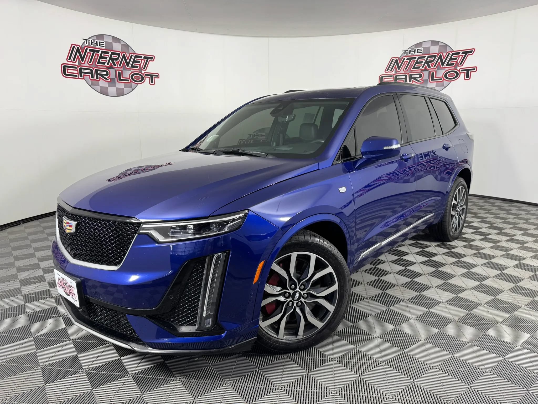 Used 2023 Cadillac XT6 Sport w/ Platinum Package AWD/4WD image 1