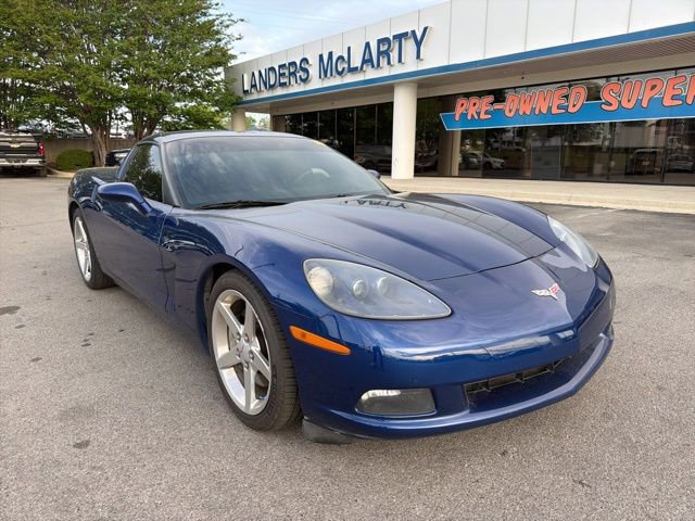 Used 2005 Chevrolet Corvette Coupe w/ Preferred Equipment Group RWD image 2