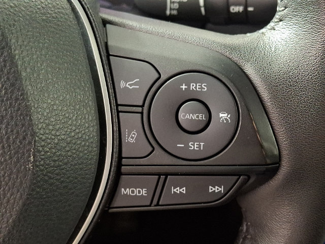 Used 2022 Toyota RAV4 XLE Premium AWD/4WD image 22