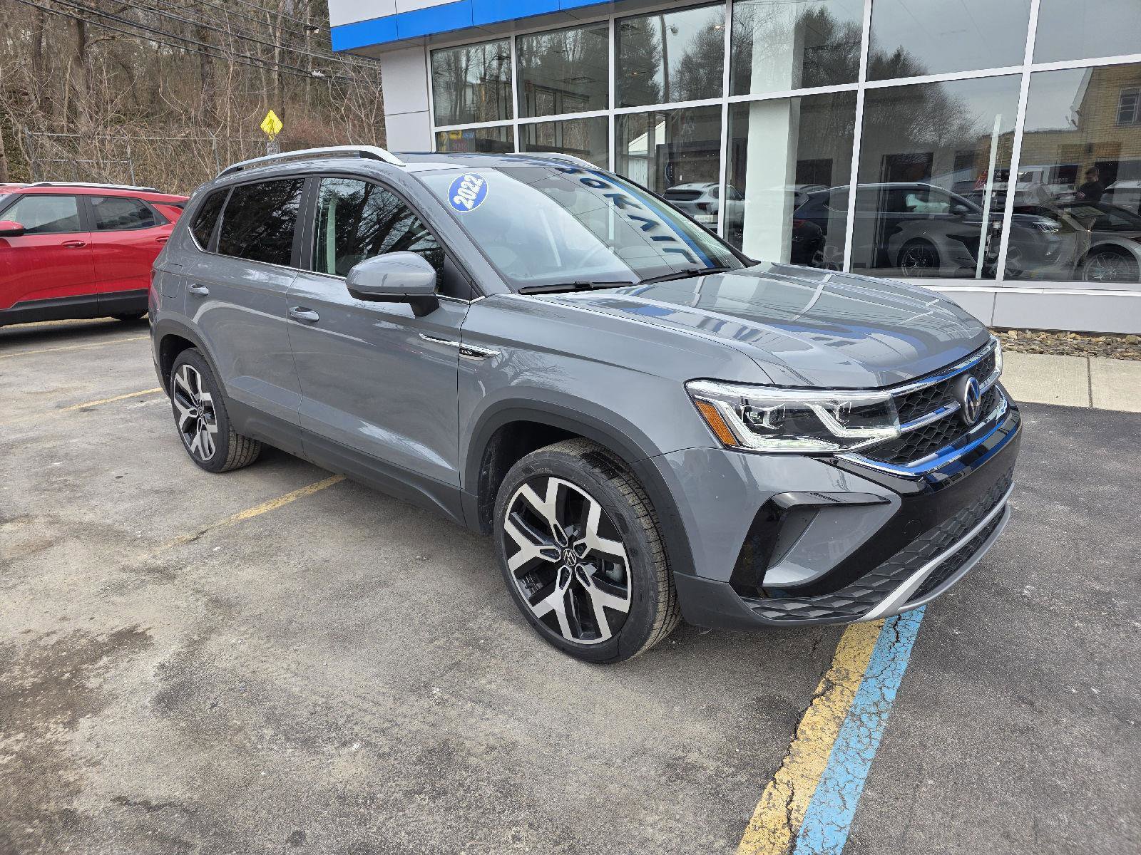 Used 2022 Volkswagen Taos SEL image 1