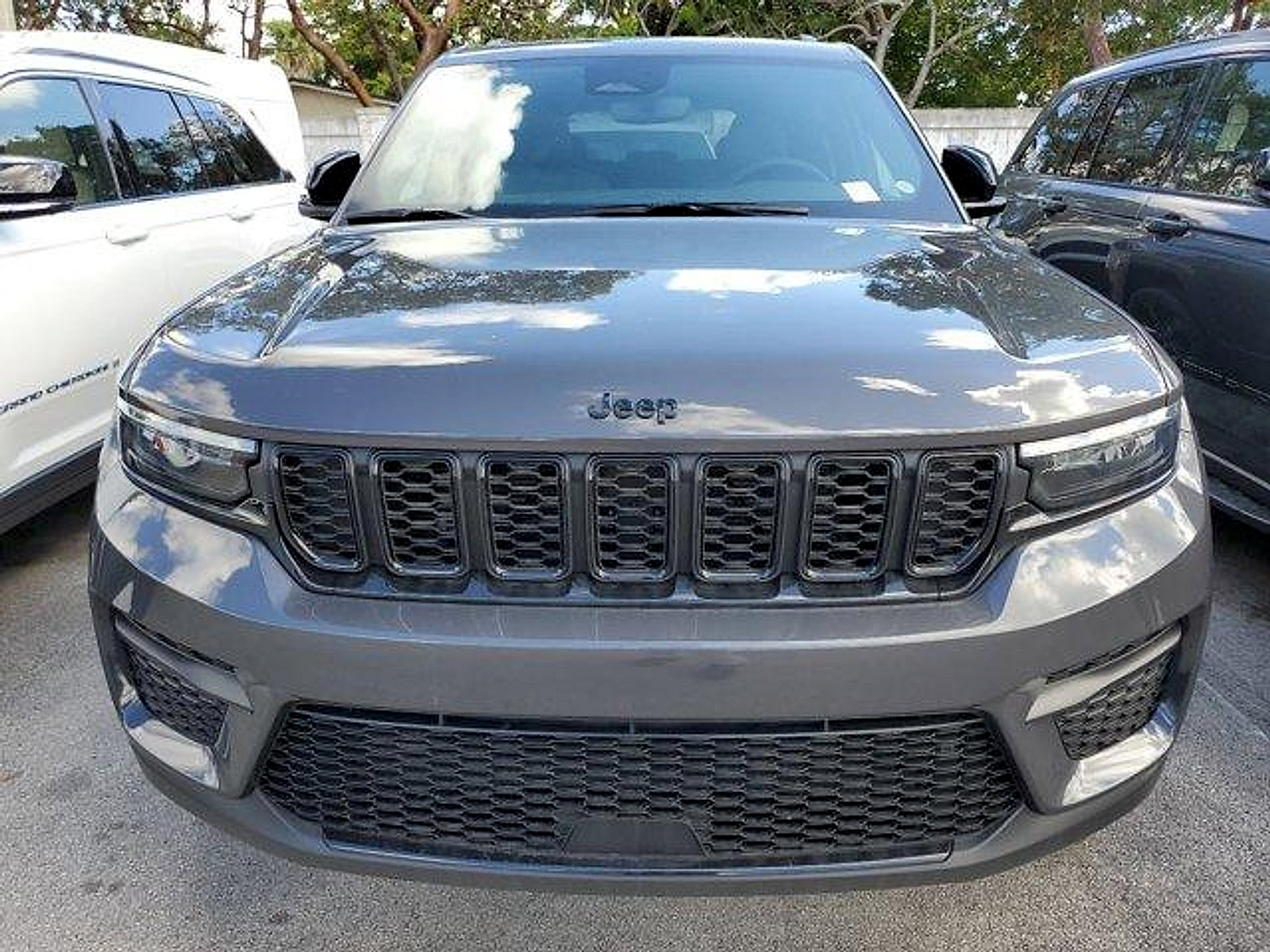New 2024 Jeep Grand Cherokee Altitude RWD image 9