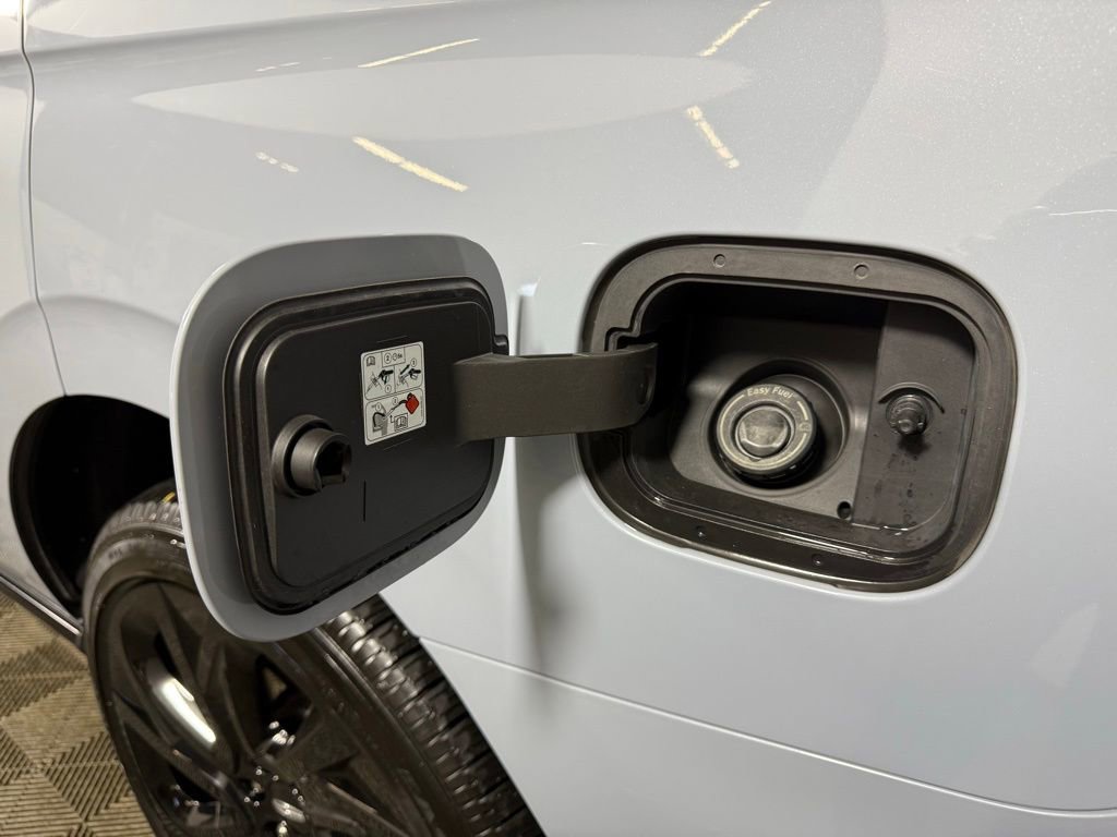 Certified 2025 Lincoln Navigator Reserve image 11