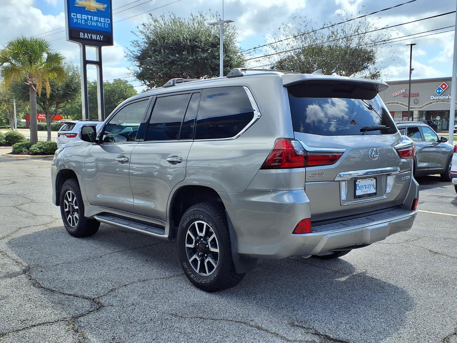 Used 2016 Lexus LX 570 4WD w/ Luxury Package image 22