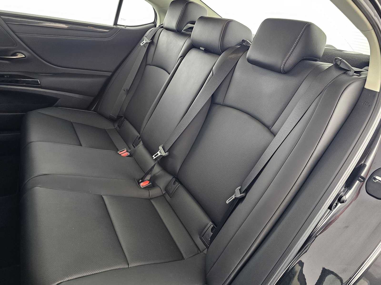 Certified 2024 Lexus ES 350 w/ Accessory Package (Z2) FWD image 17