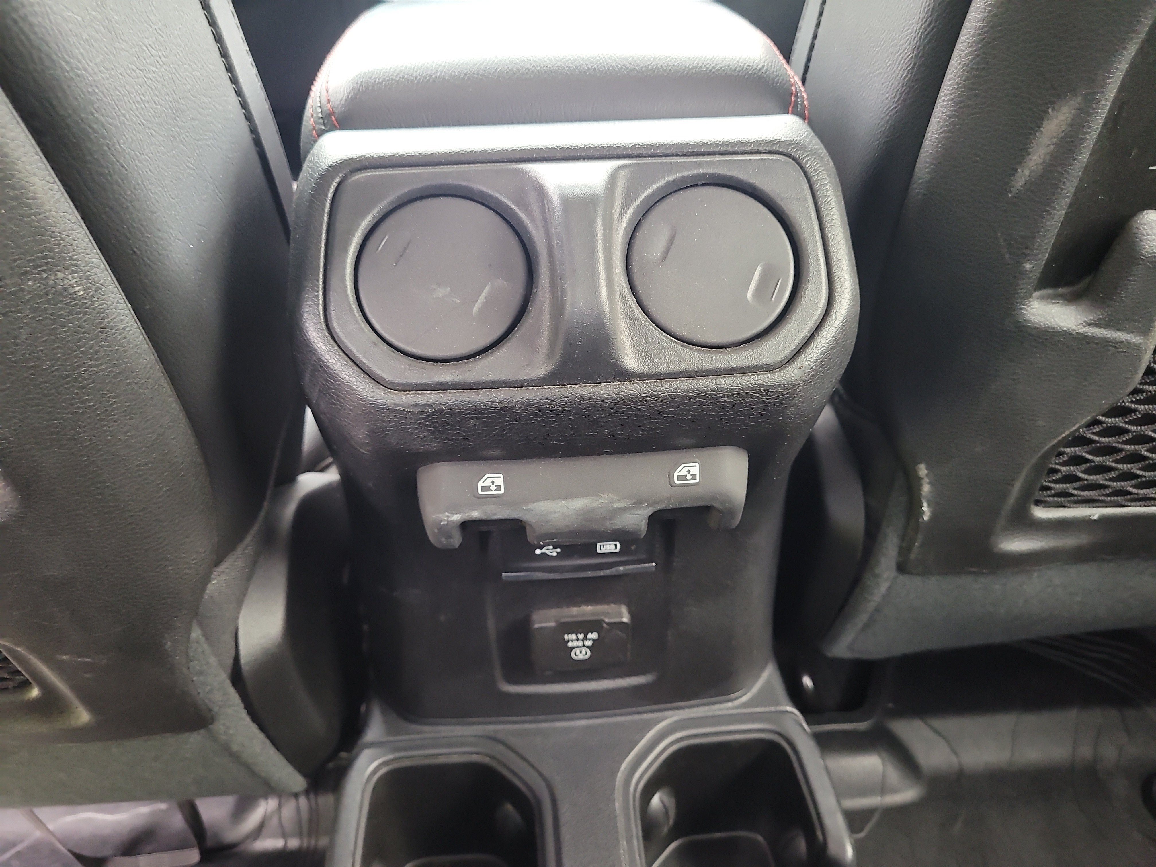 Used 2020 Jeep Gladiator Rubicon AWD/4WD image 16
