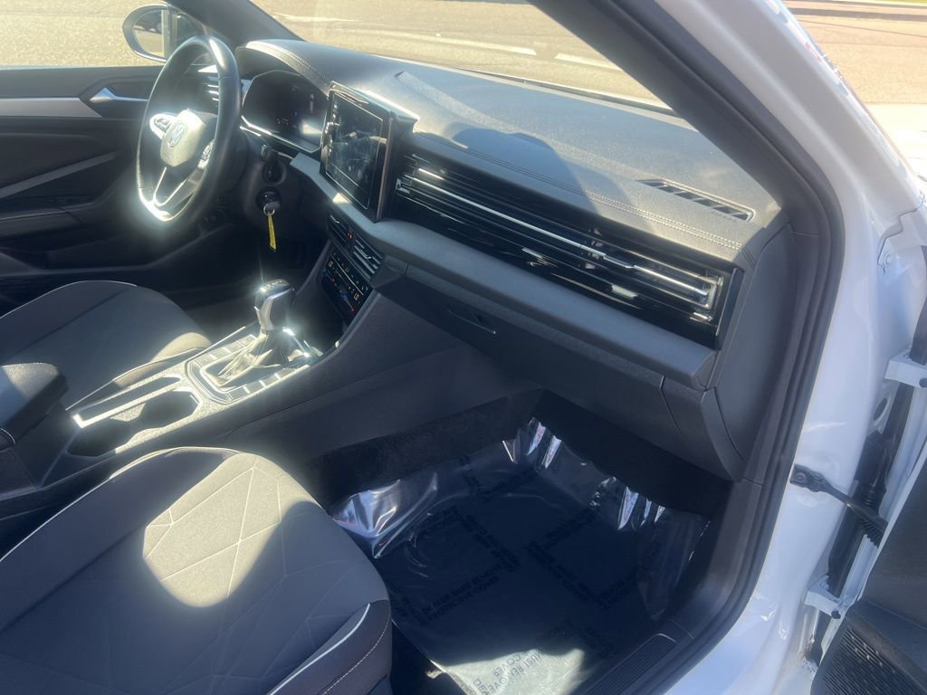 Used 2025 Volkswagen Jetta Sport image 30