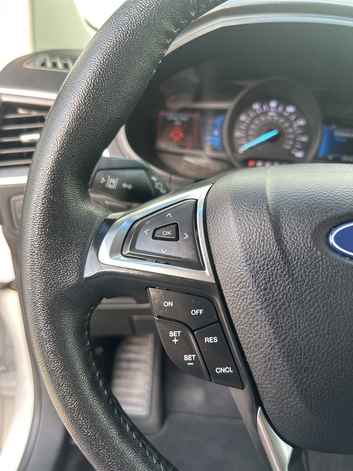 Used 2024 Ford Edge SEL AWD/4WD image 20