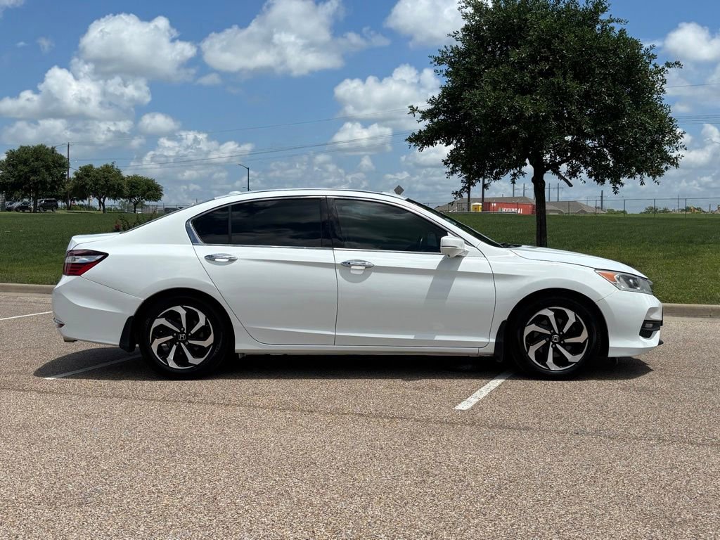 Used 2017 Honda Accord EX-L image 5