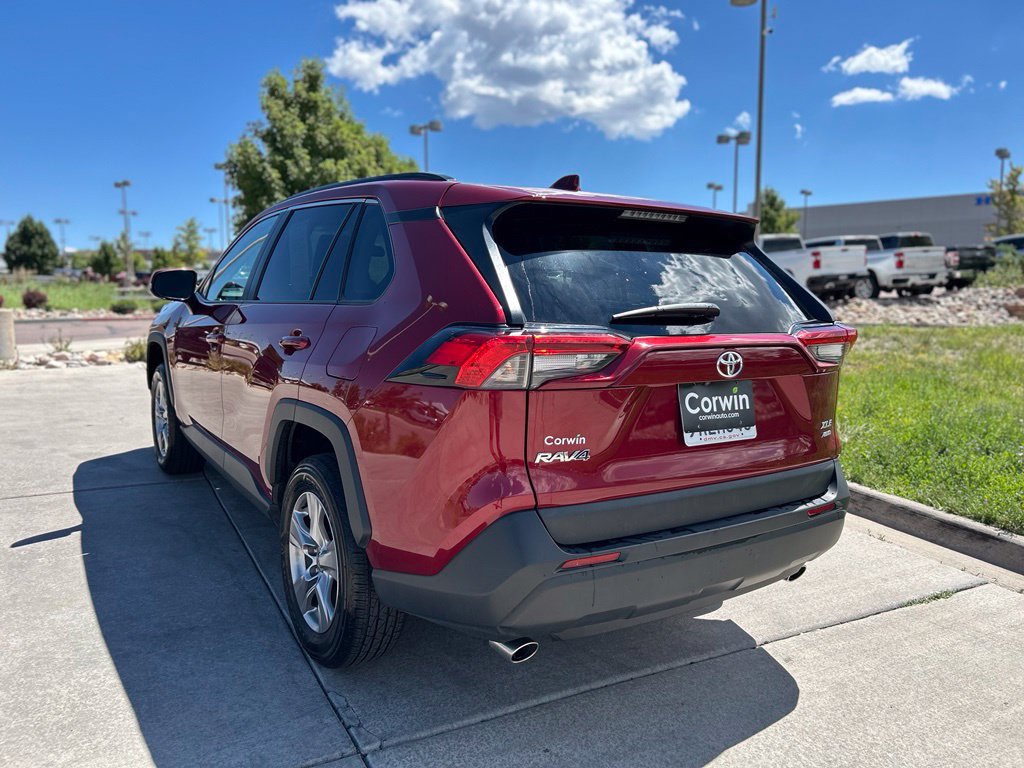 Used 2025 Toyota RAV4 XLE AWD/4WD image 5