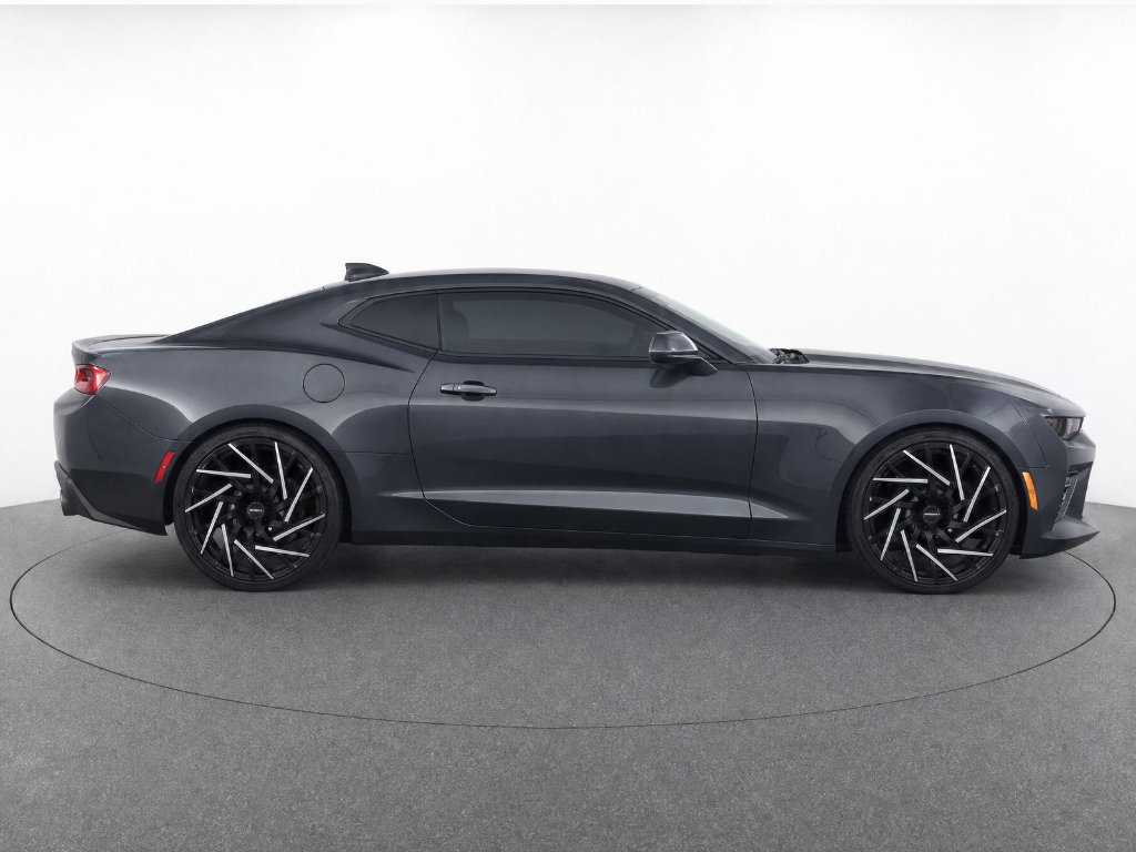 Used 2018 Chevrolet Camaro LT RWD image 8