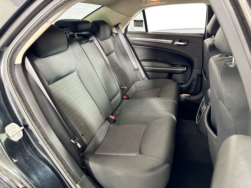 Used 2022 Chrysler 300 Touring w/ Sport Appearance Package image 27