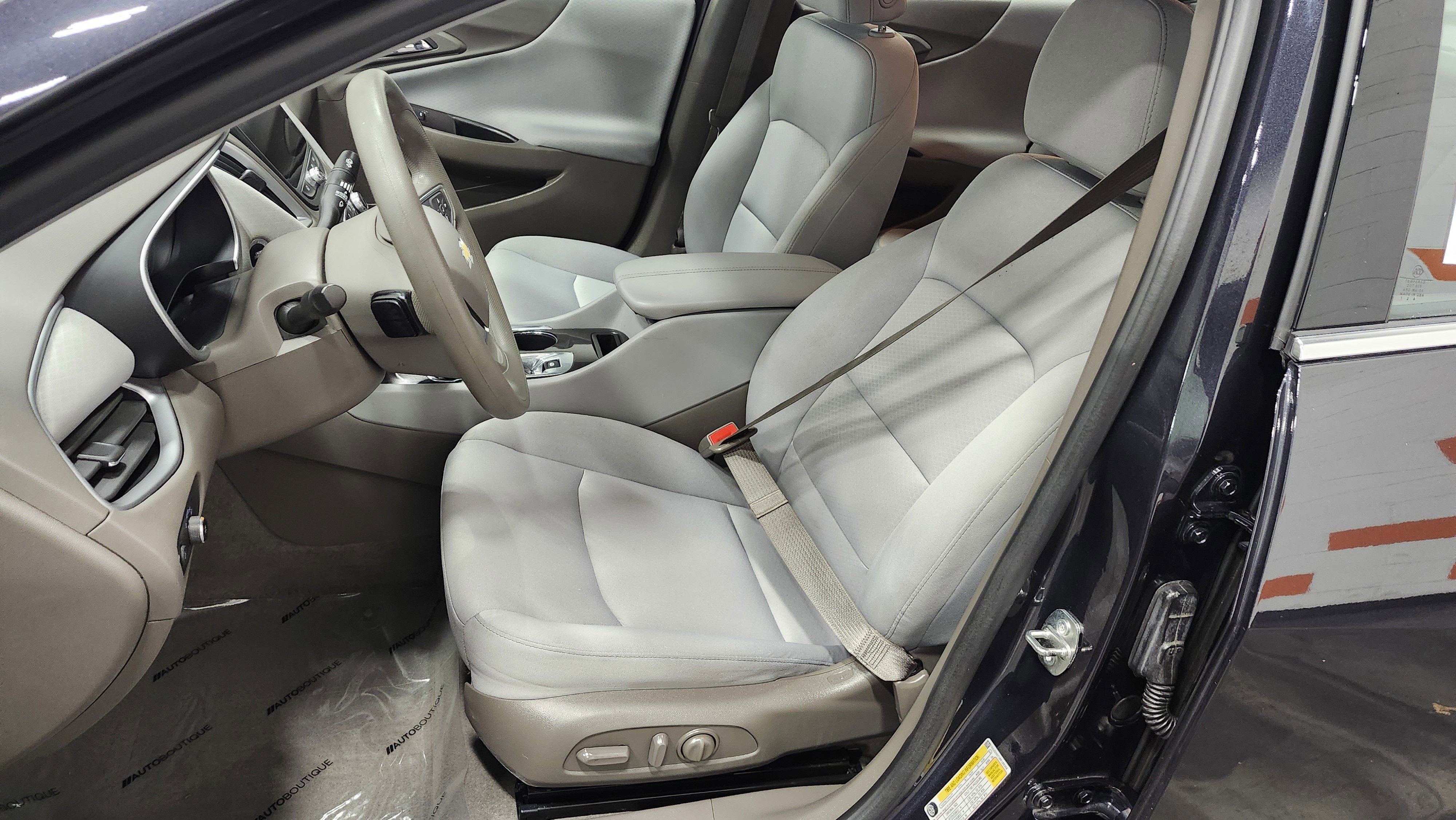 Used 2023 Chevrolet Malibu LT image 24