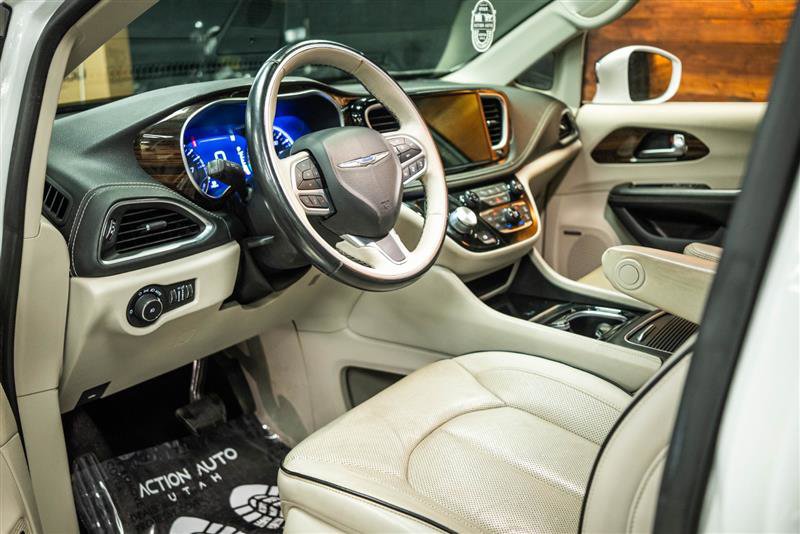 Used 2021 Chrysler Pacifica Limited w/ Premium & Safety Sphere Group image 8