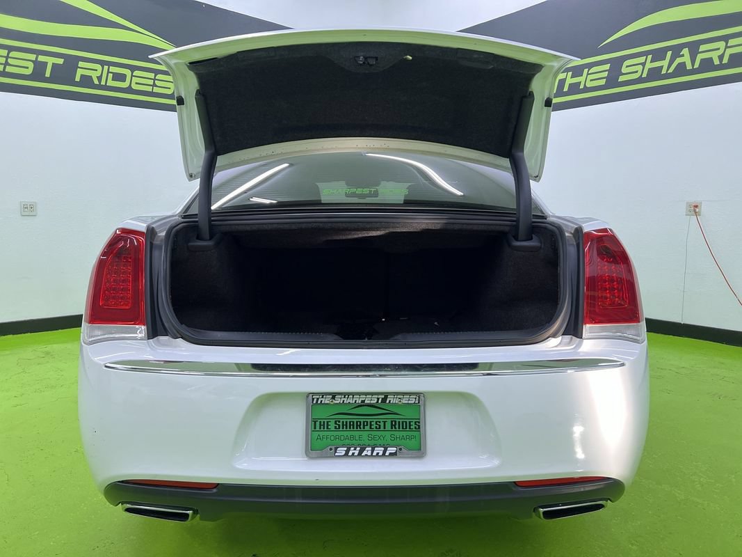 Used 2017 Chrysler 300 Limited AWD/4WD image 9