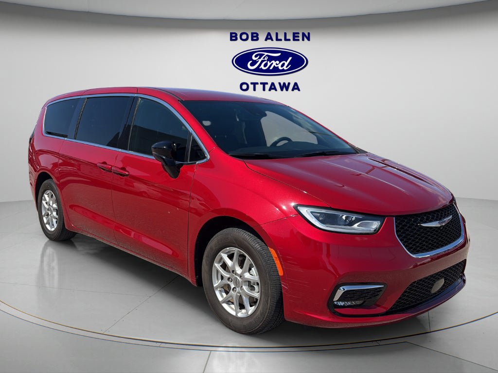 Used 2025 Chrysler Pacifica Select FWD image 28