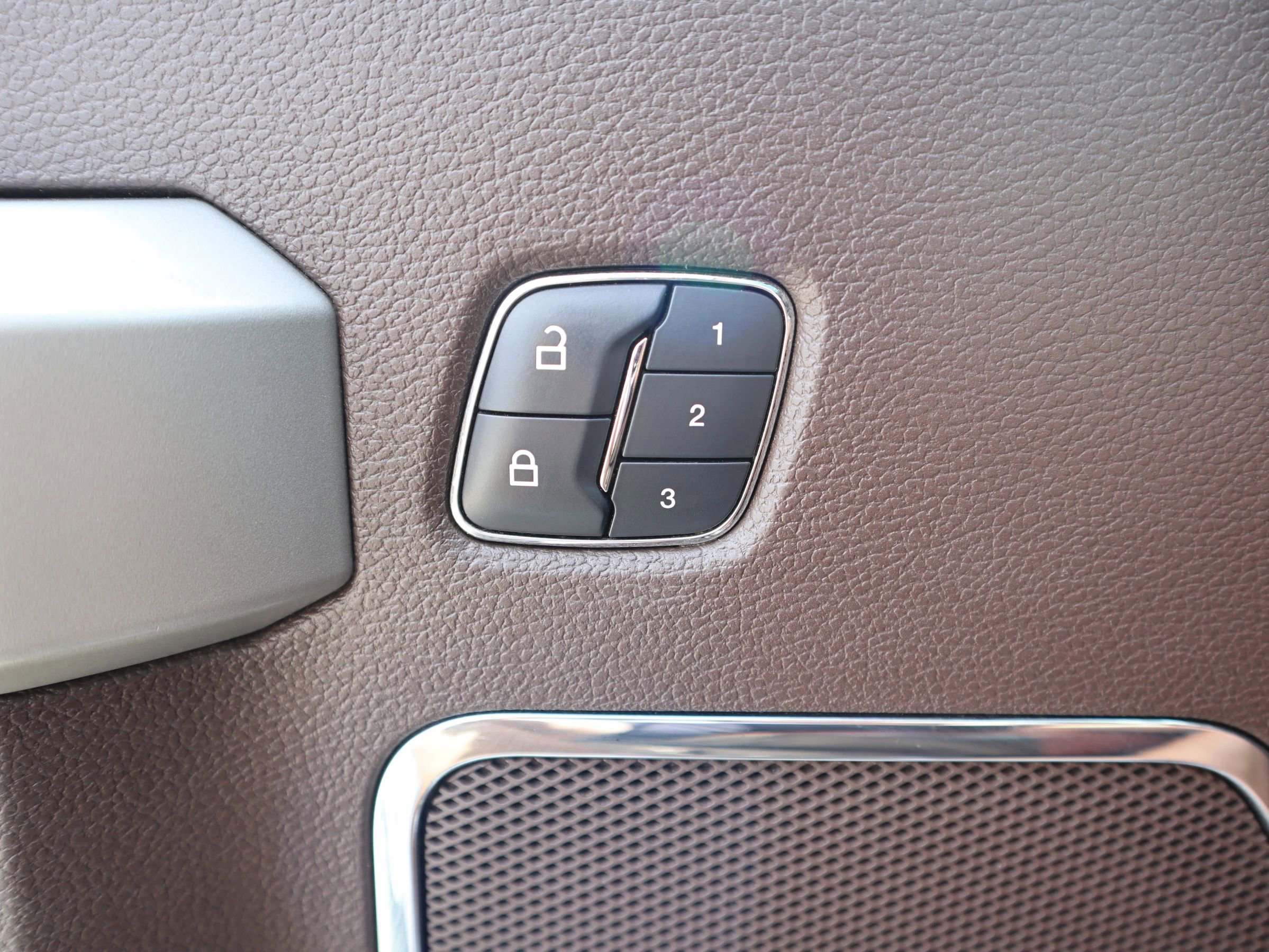 Used 2018 Ford F250 King Ranch image 25