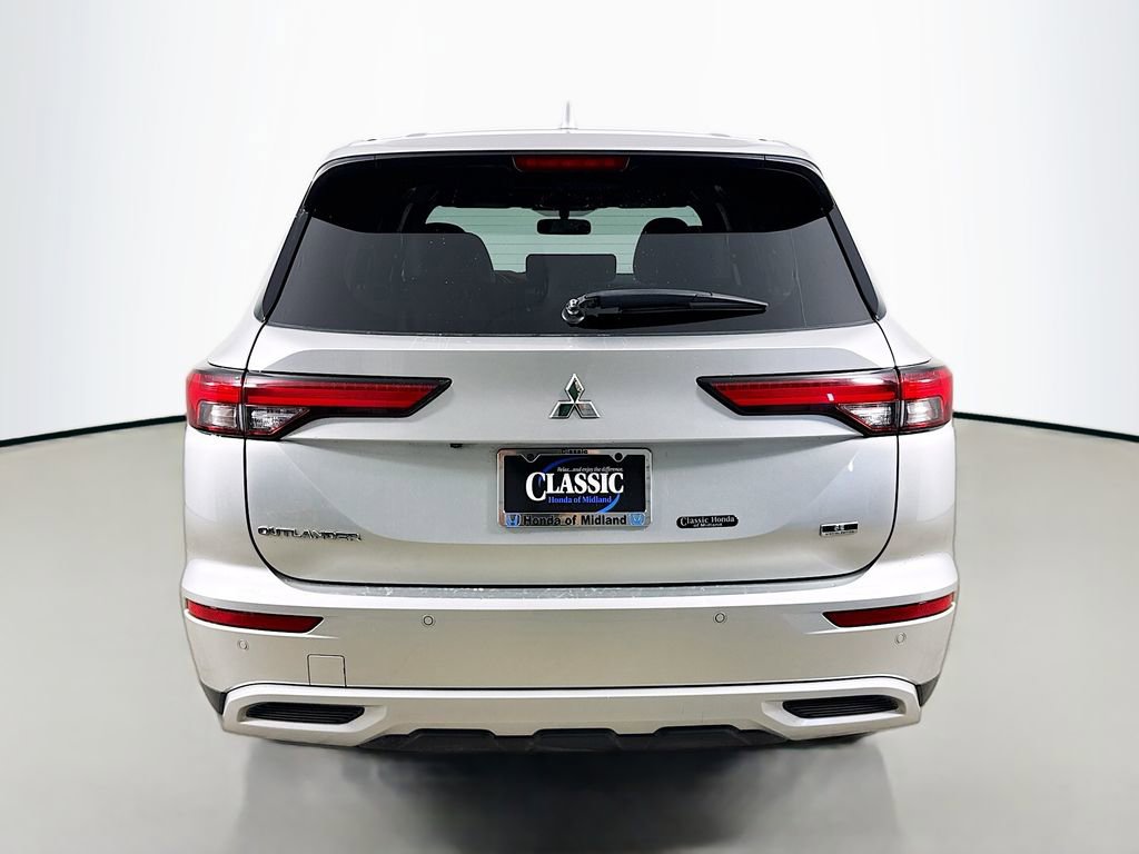 Used 2023 Mitsubishi Outlander SE FWD image 6