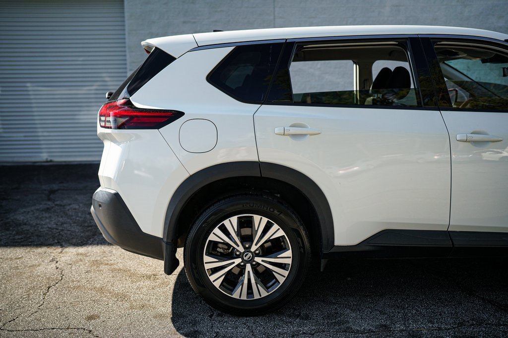 Used 2021 Nissan Rogue SV image 15