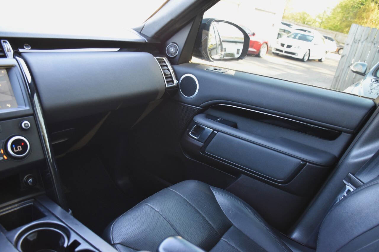 Used 2019 Land Rover Discovery SE AWD/4WD image 19