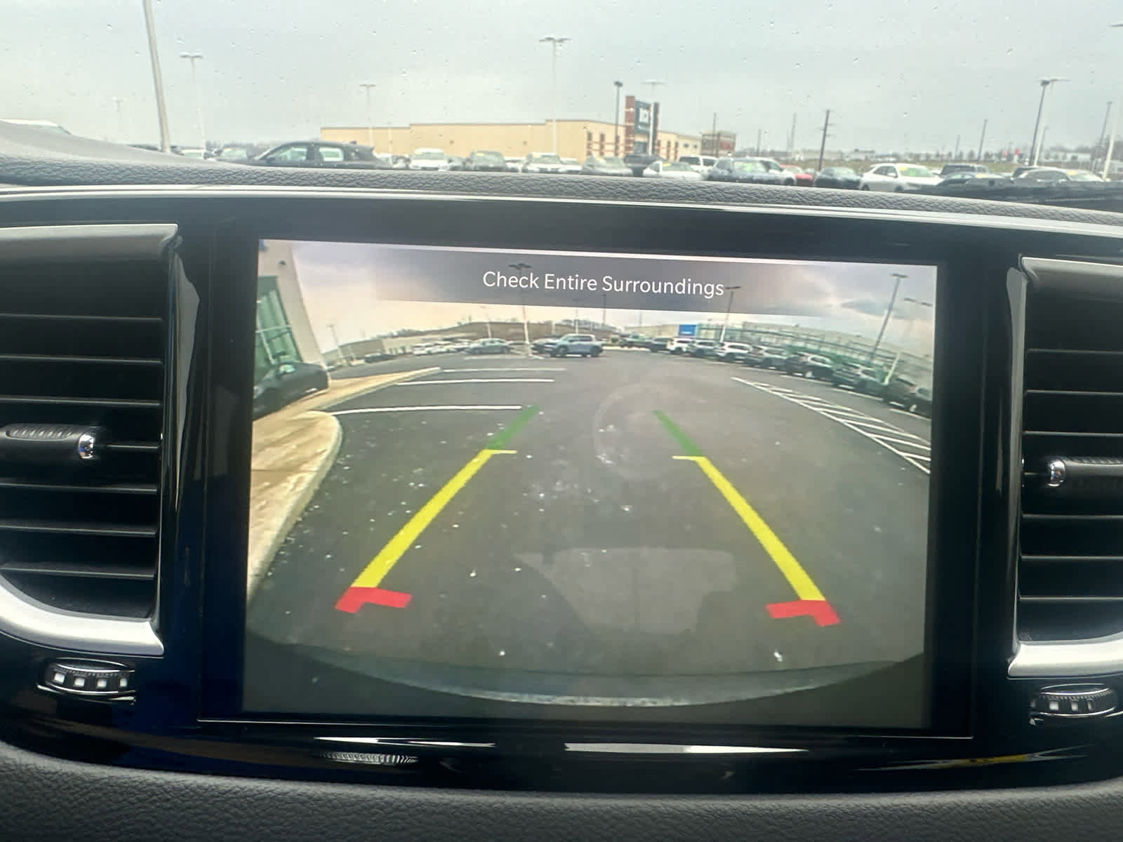 Used 2024 Chrysler Pacifica Touring-L image 37