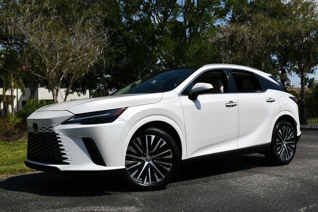 Used 2023 Lexus RX 350 Premium Plus w/ Accessory Package FWD video 2