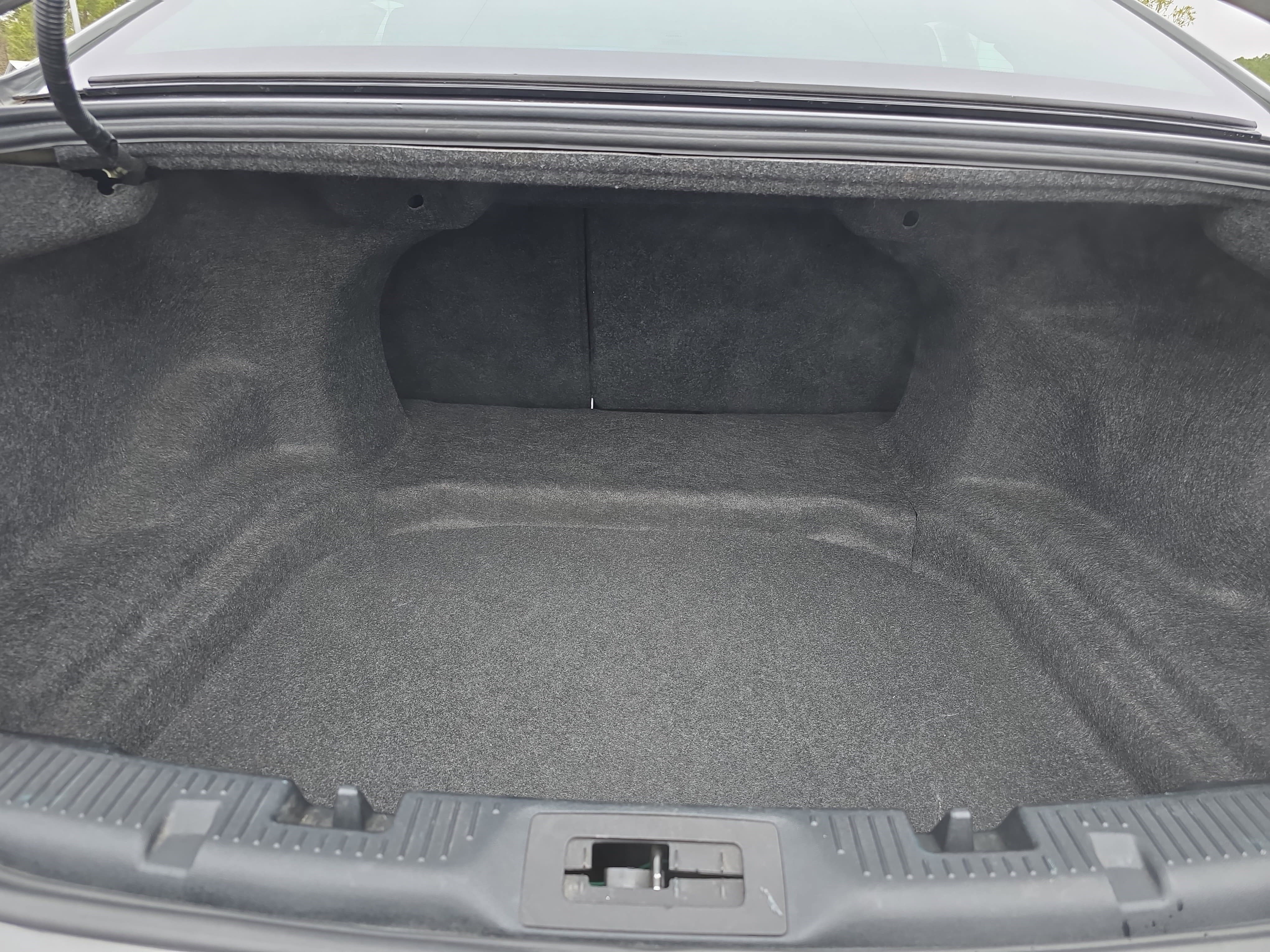 Used 2016 Ford Taurus SEL image 12