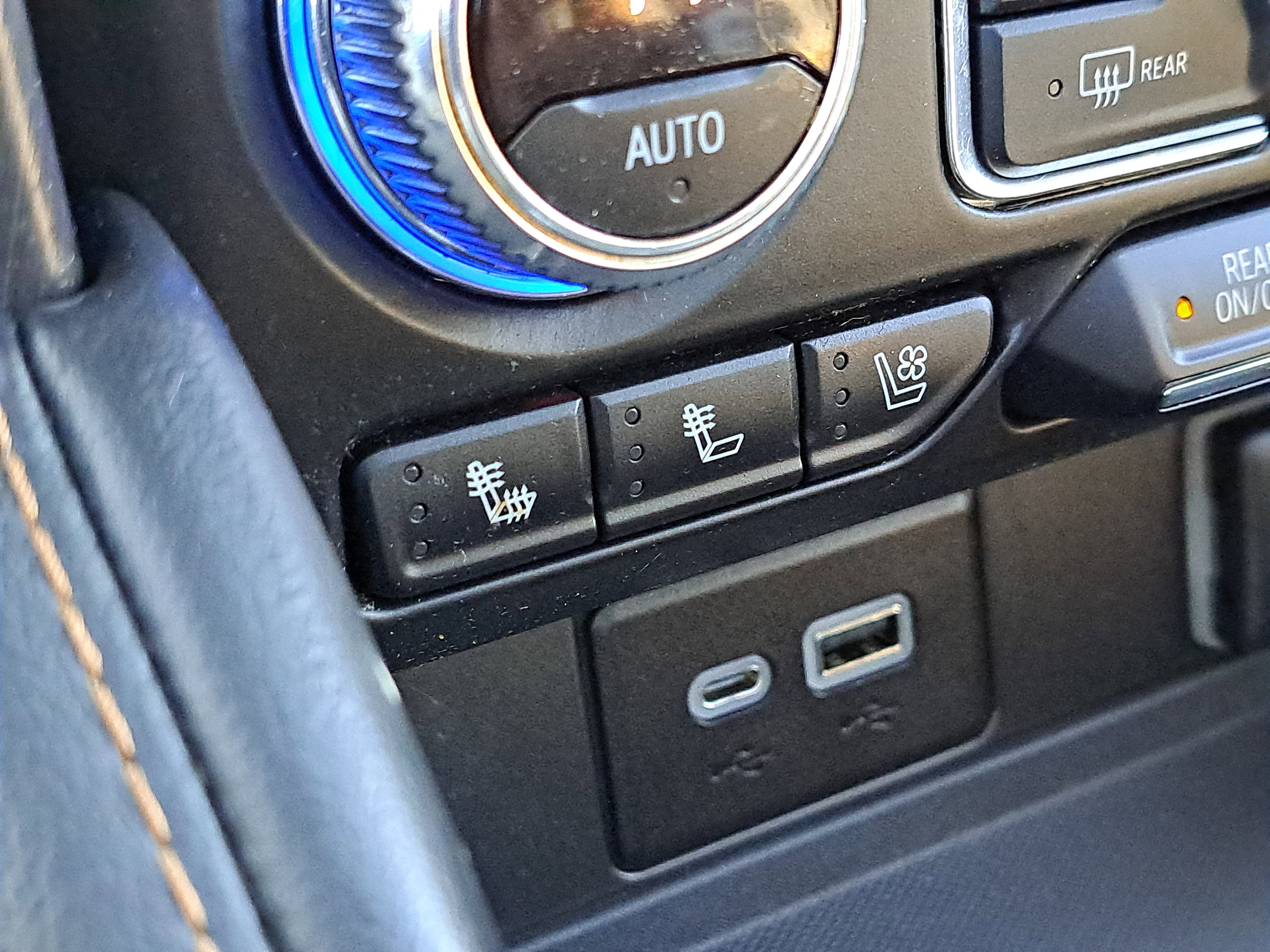 Used 2023 GMC Yukon AT4 w/ AT4 Premium Package image 23