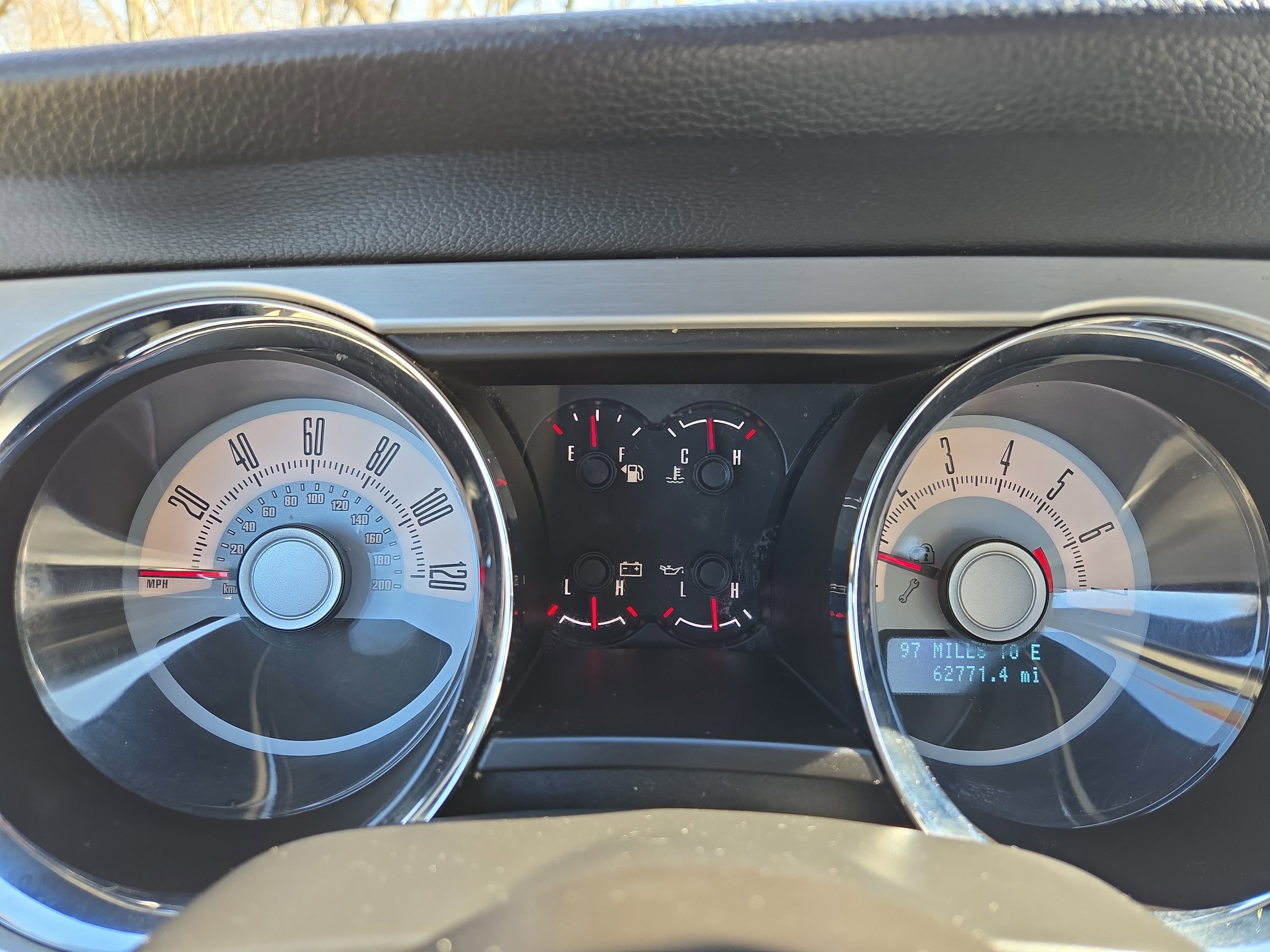 Used 2010 Ford Mustang Convertible image 17